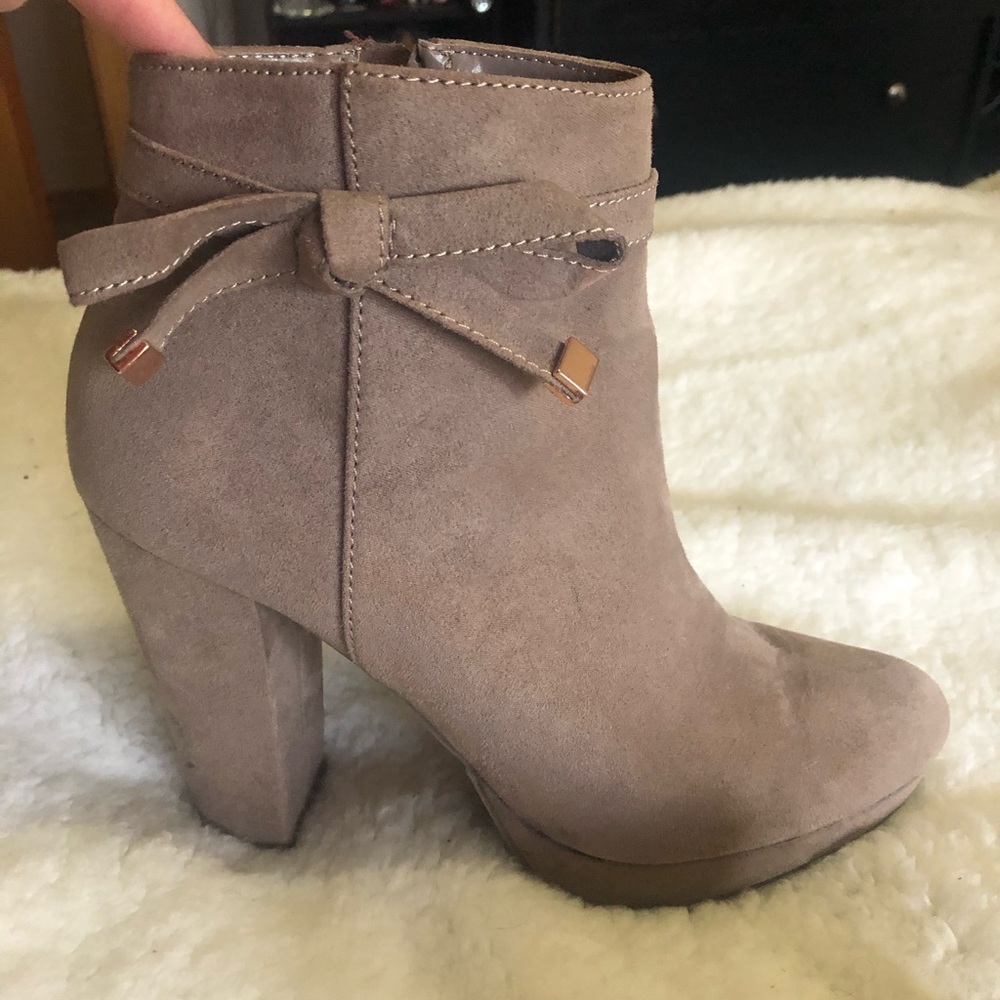Heeled booties